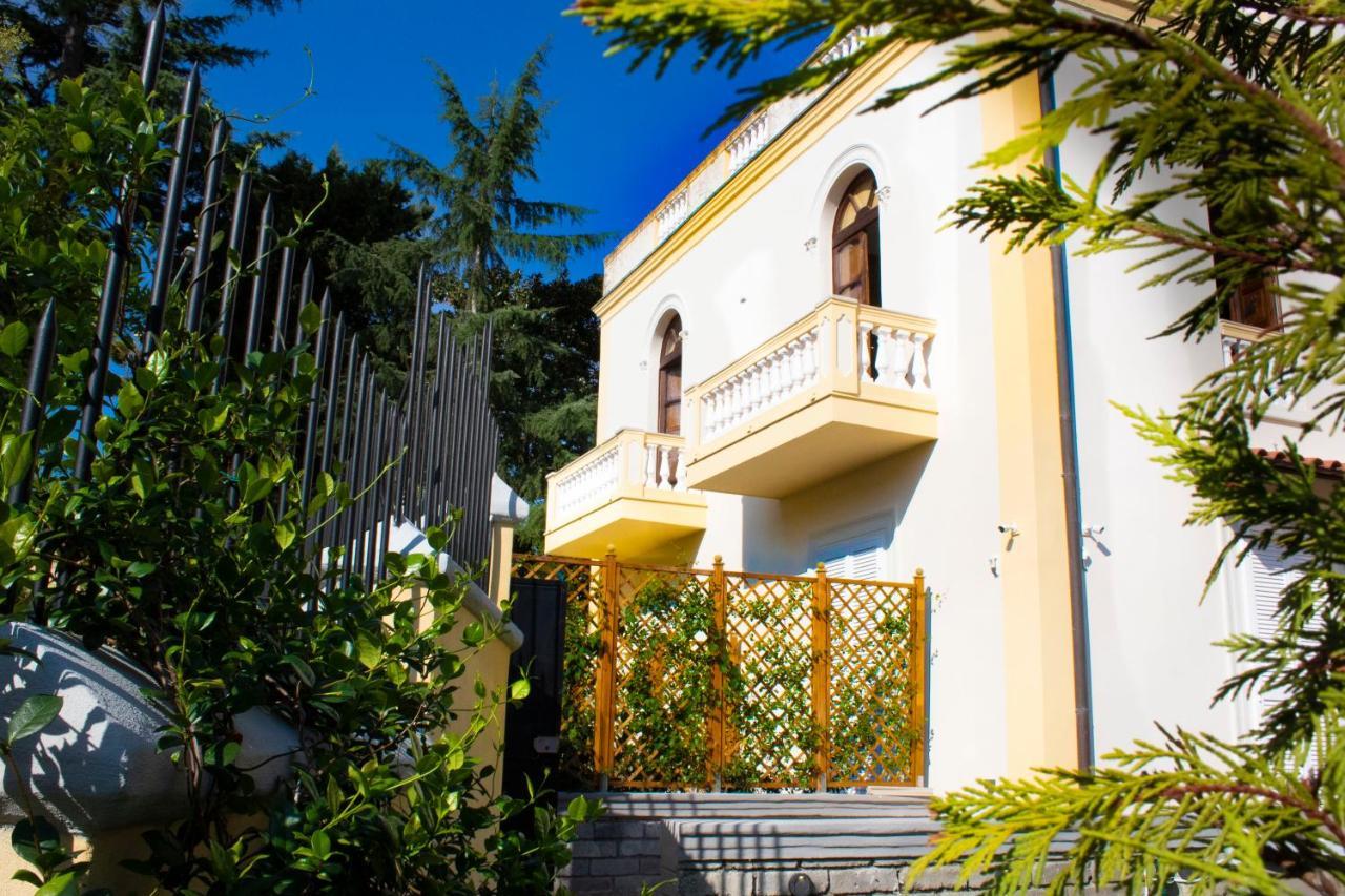 Relais Villa Montedonzelli Neapel Exteriör bild